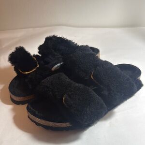 Used fuzzy Birkenstock sandals black size 41 women’s